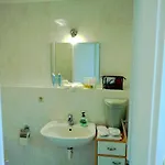 여관 Gaestehaus Schiemann 테테로프