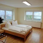 Gaestehaus Schiemann 테테로프