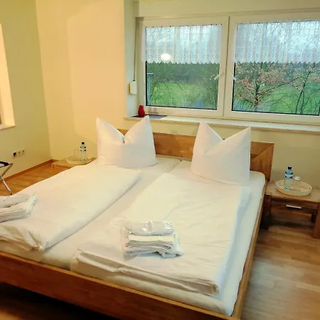 Gaestehaus Schiemann Penzion Teterow